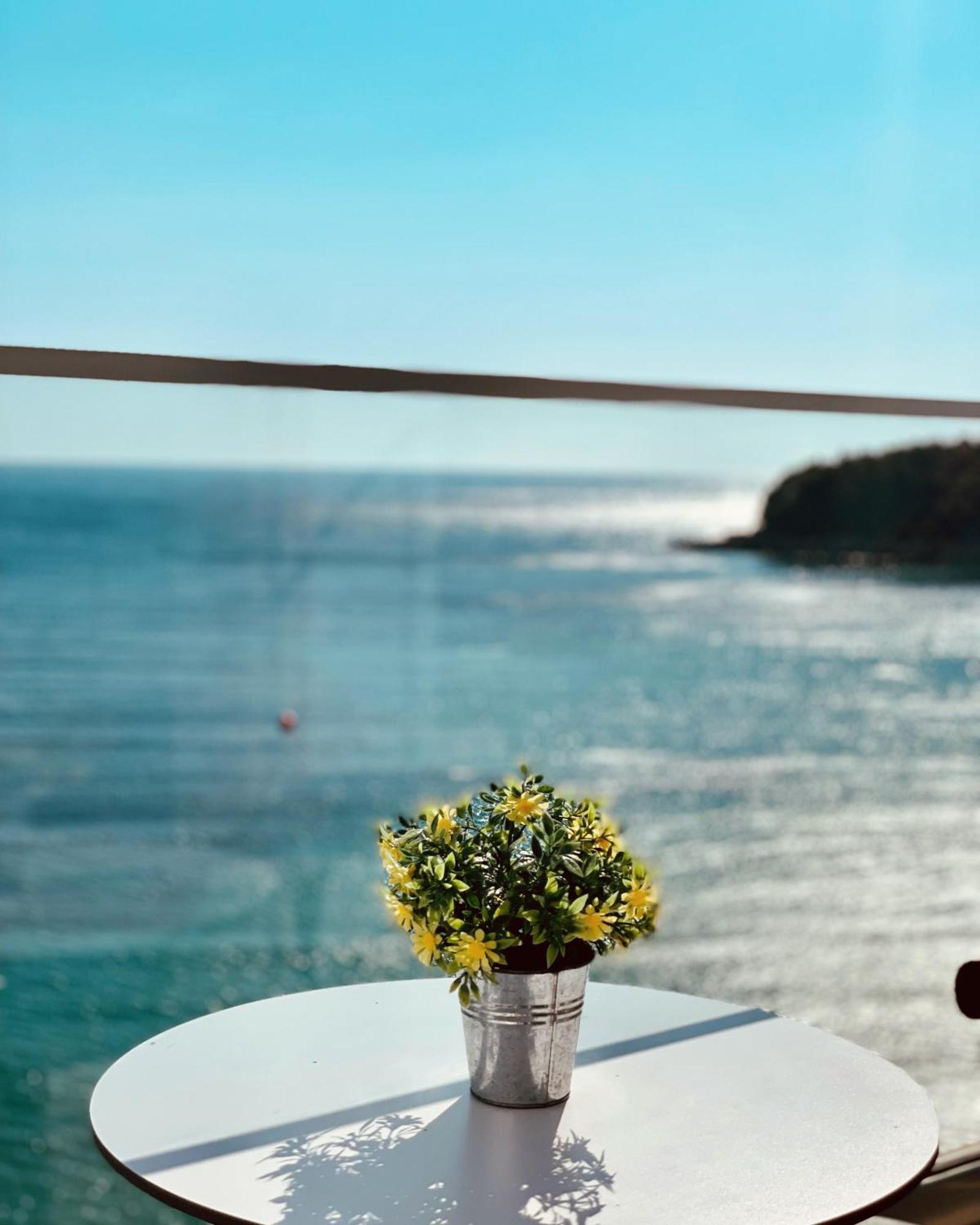 Bed and Breakfast Ionian Terrace Himare Esterno foto